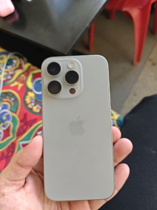 Продаю свой iphon 15 pro в идельном сост