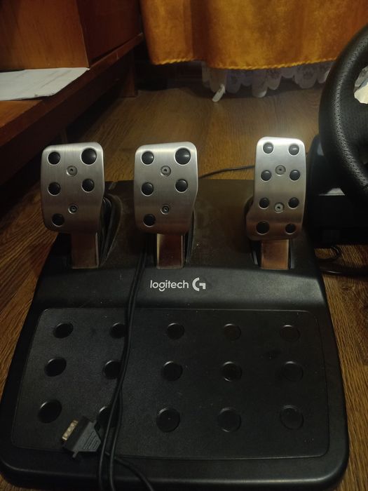 Volan Logitech g29 + Schimbator Thrustmaster