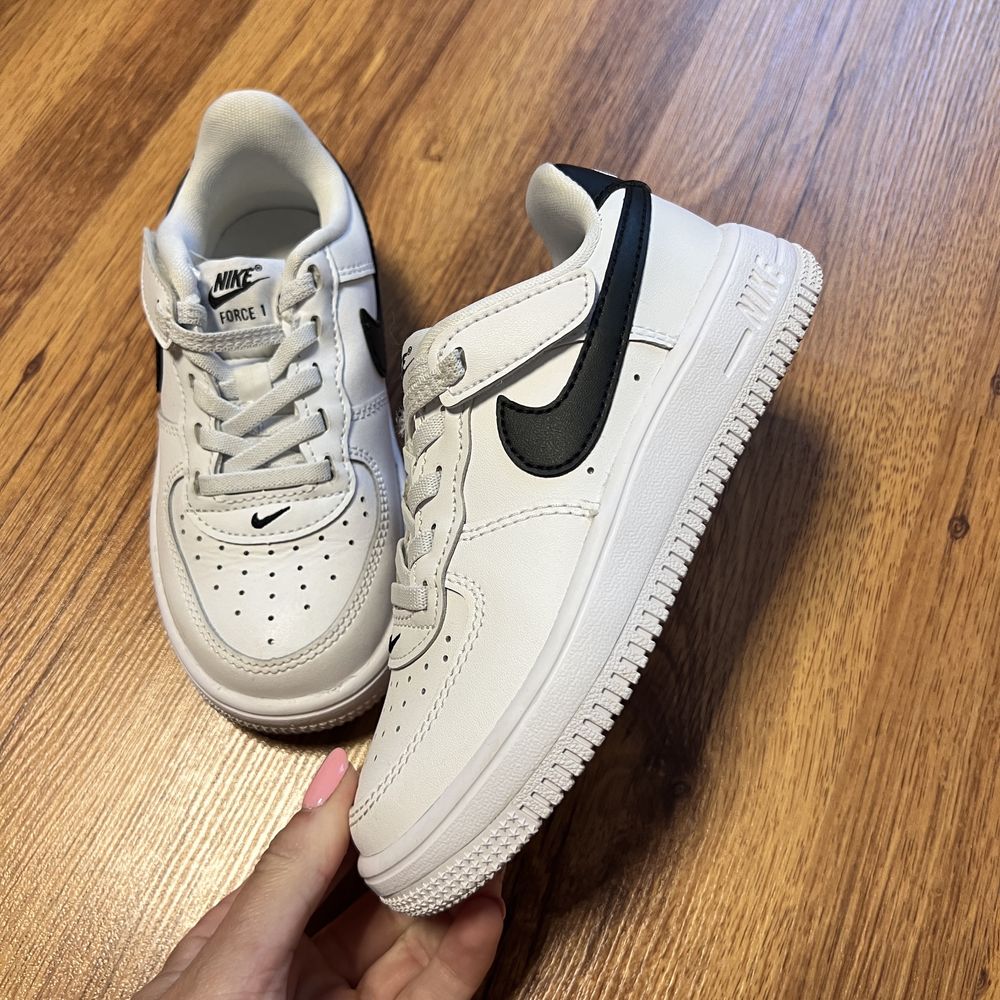 Детски, оригинални маратонки NIKE, НОВИ чехли Karl