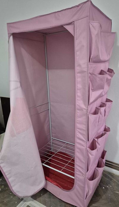 Vand dulap haine și masă pliabilă