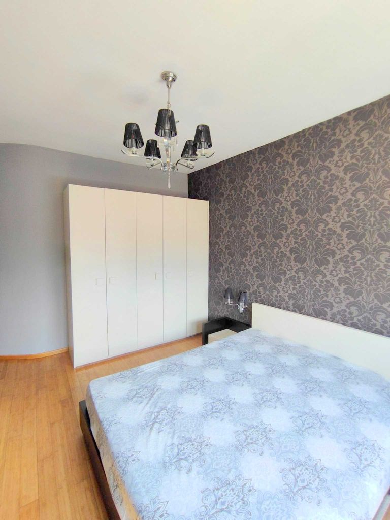 Дава се под наем Тристаен апартамент в София, Център - 65 кв.м за 650 € - Снимка #1
