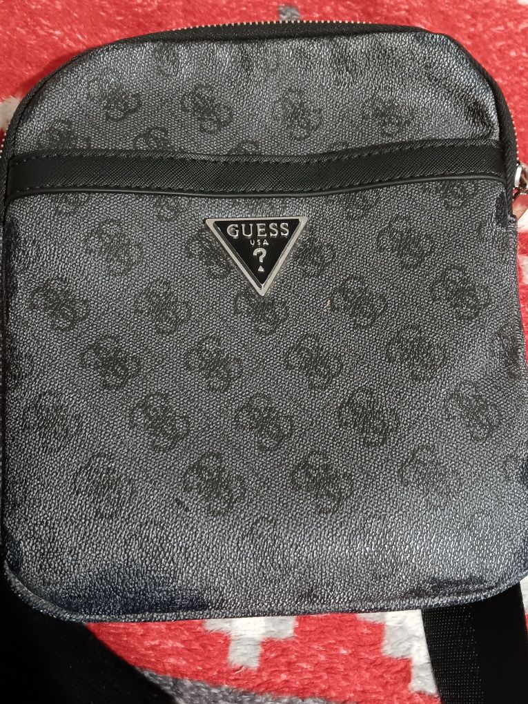 Чантичка на GUESS