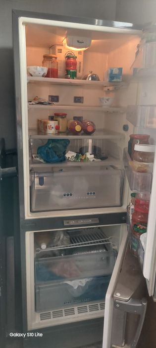 Холодильник Whirpool