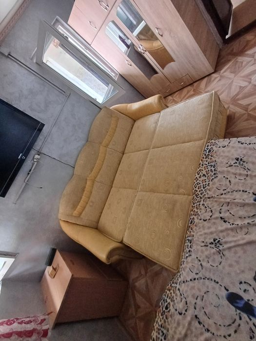 Vând canapea extensibila