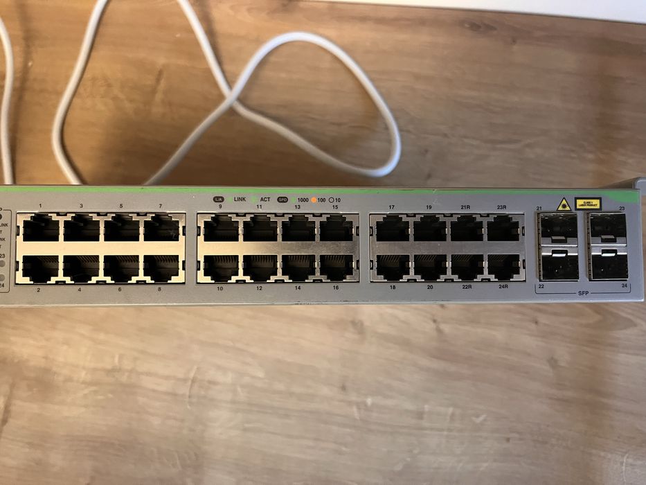 Switch Allied 24 porturi