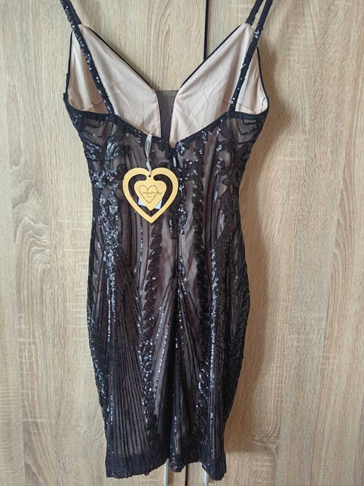 Нова официална рокля