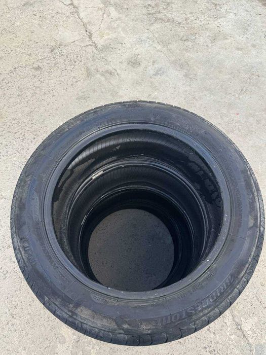 Bridgestone 205/55R17 летние шины (комплект)