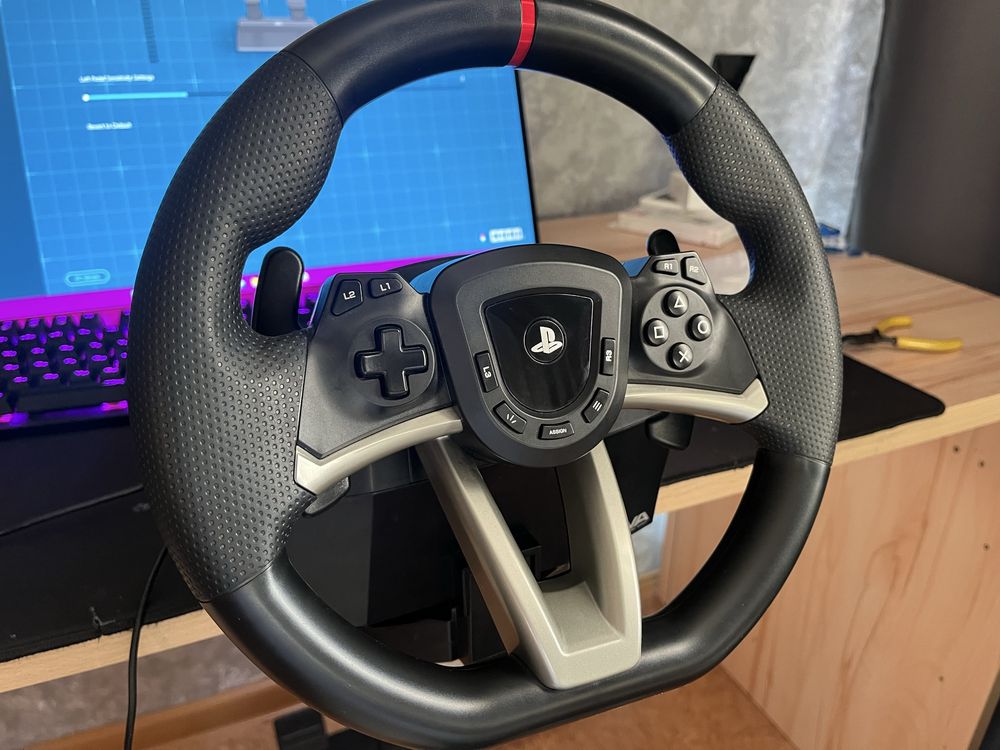 Игровой руль Hori Racing Wheel APEX