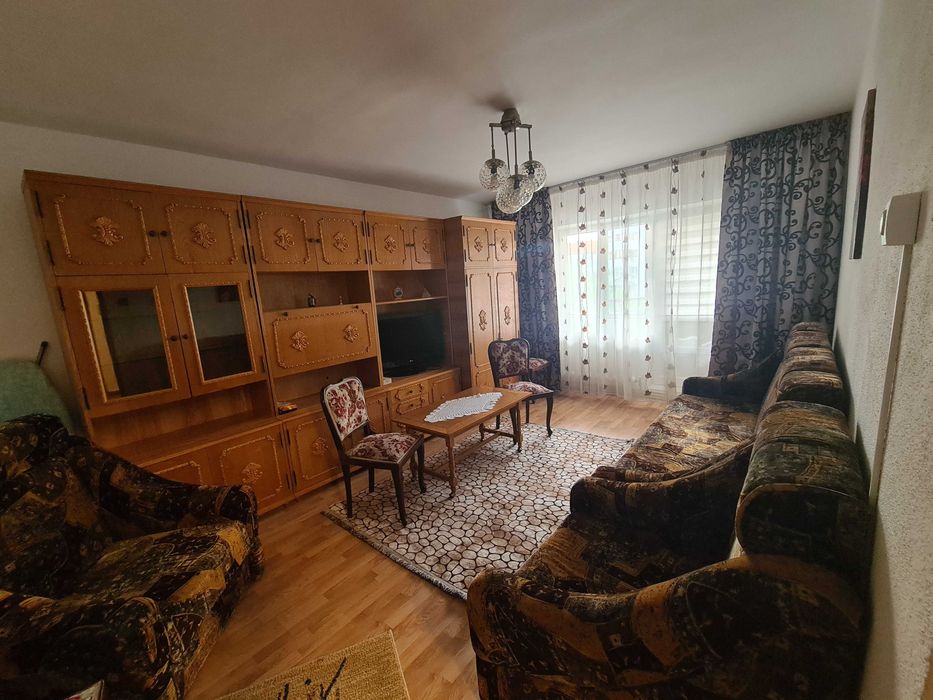 Inchiriez apart 3 cam, decomandat, MB20