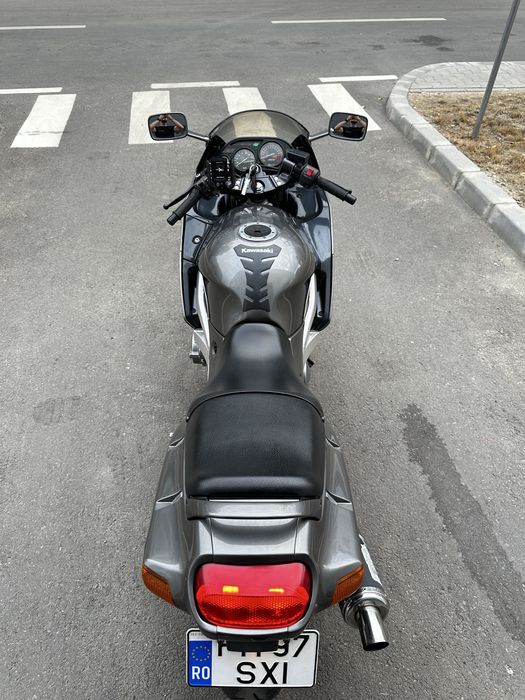 Kawasaki ZZR400 - 9200km