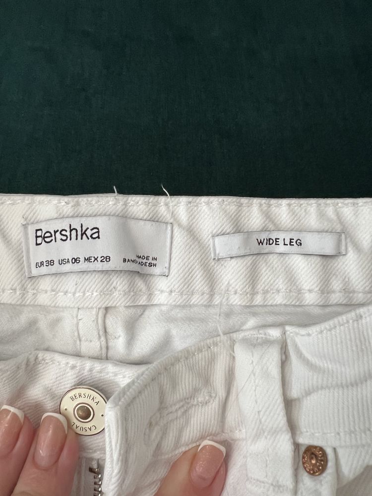 Pantaloni albi blugi, M, Bershka