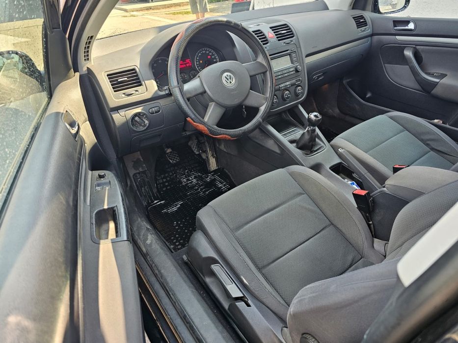 Proprietar Vând VW Golf 5 1.4i - Unic proprietar în RO