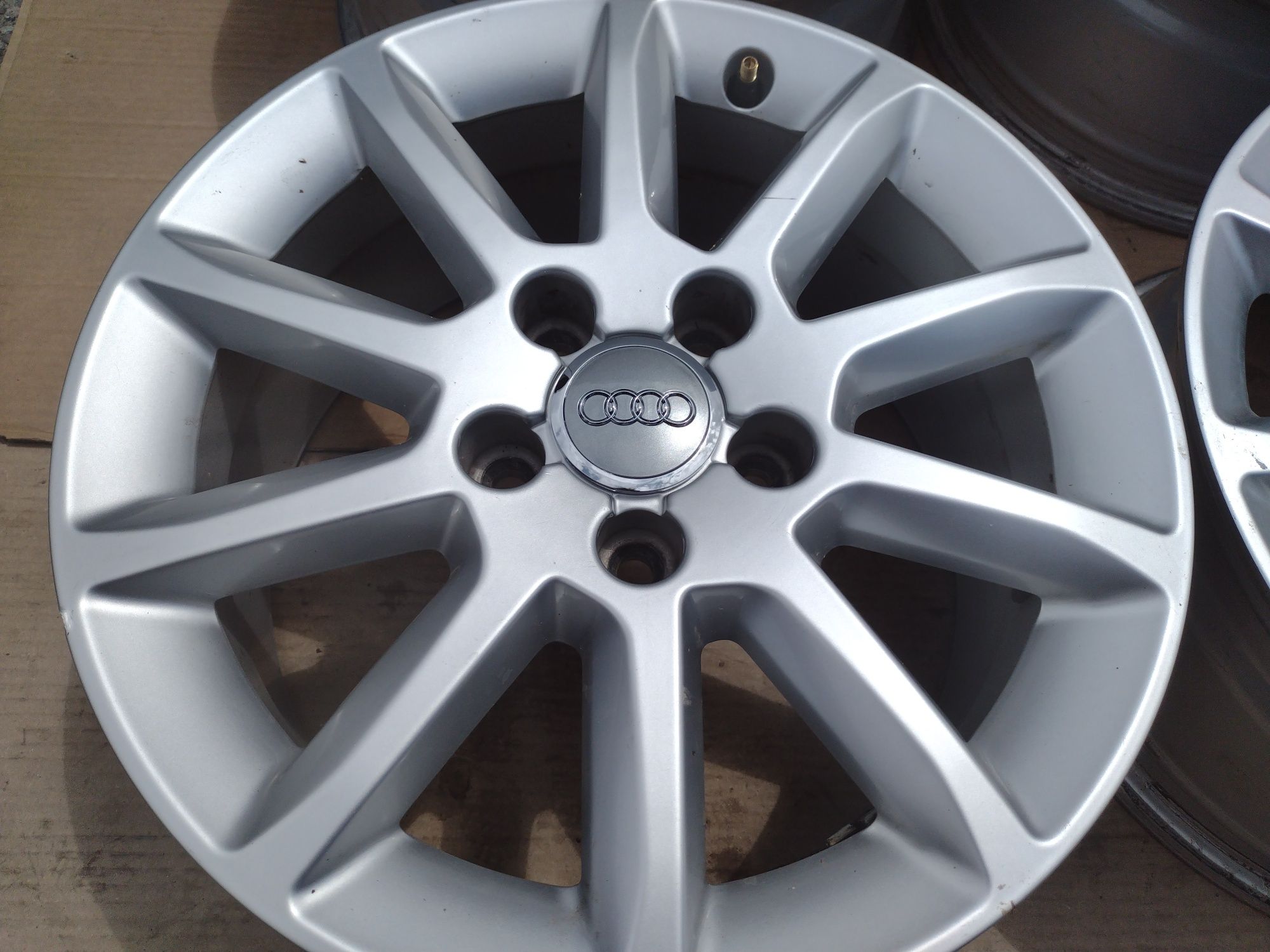 Перфектни 16-5х112 ЕТ45 7j Audi A4
