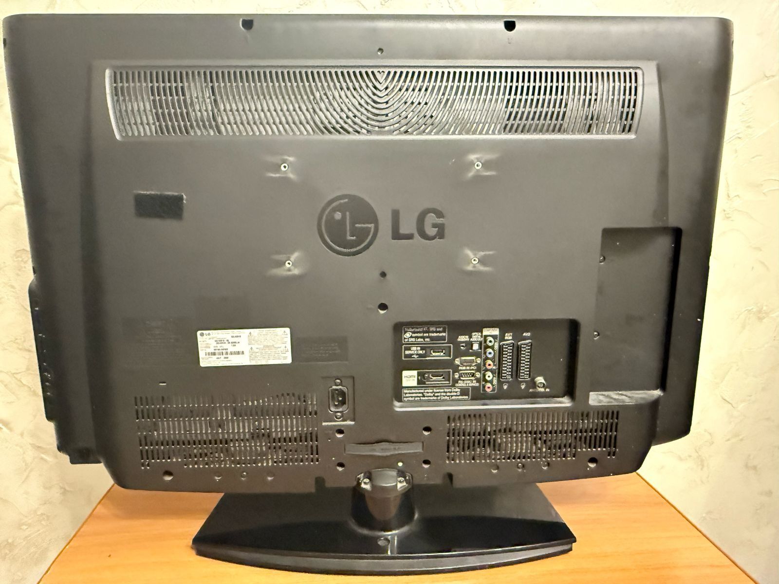 Телевизор цветного изображения LG диагональ 80