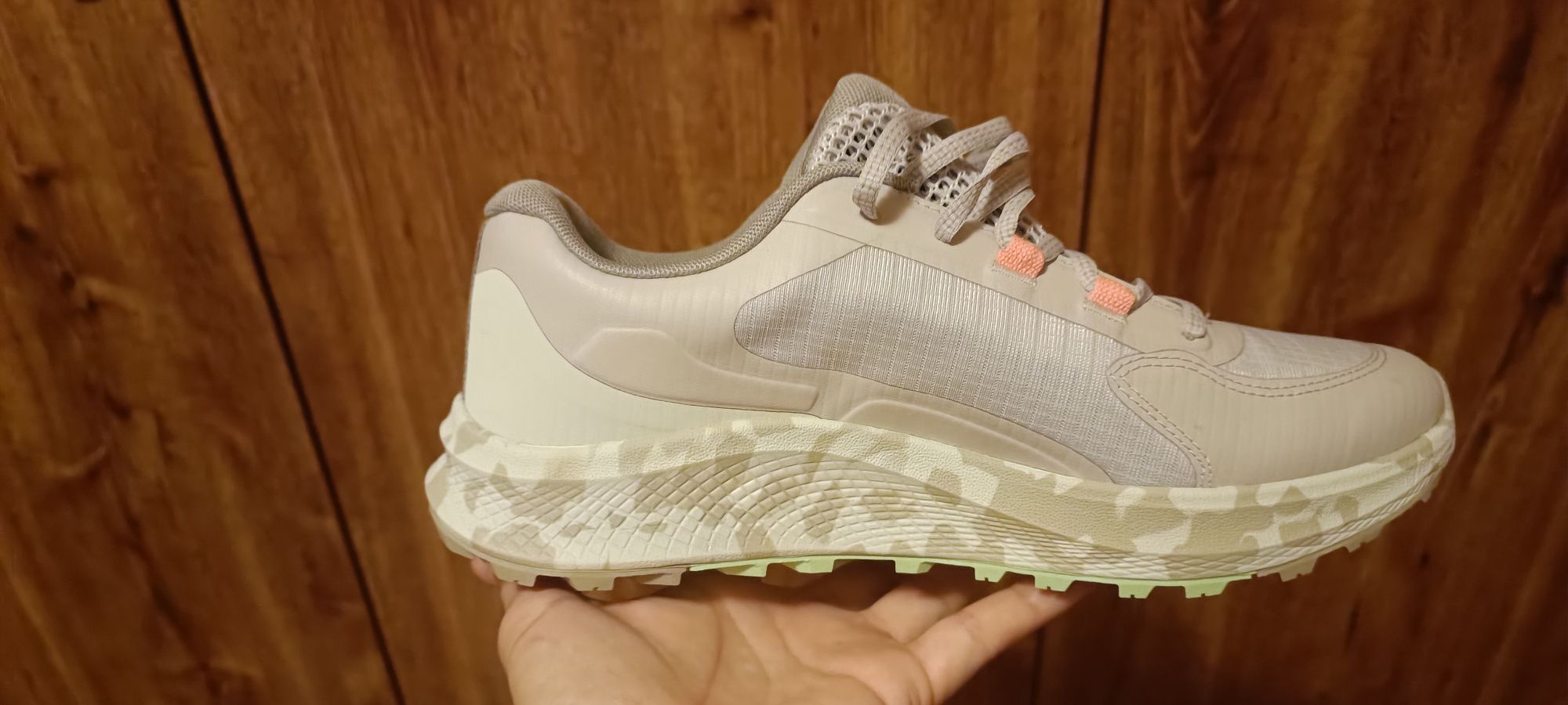 Дамски маратонки Under Armour