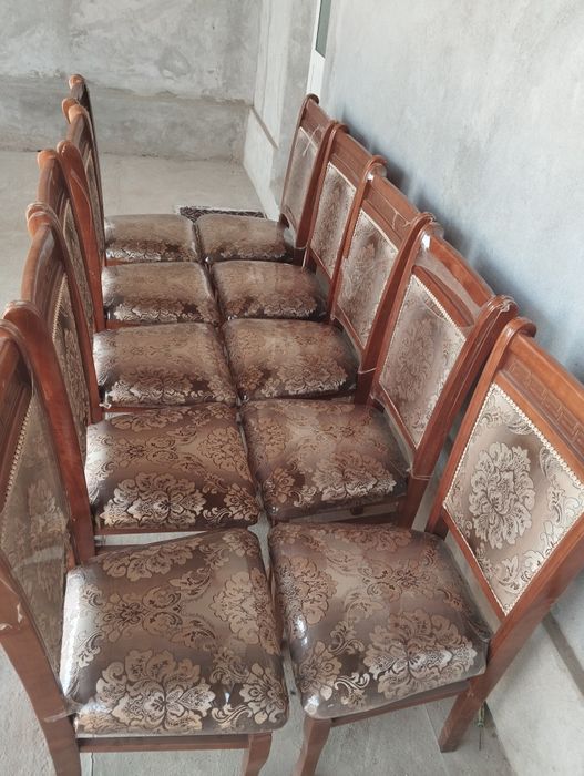 Stol va stullar holati zo'r