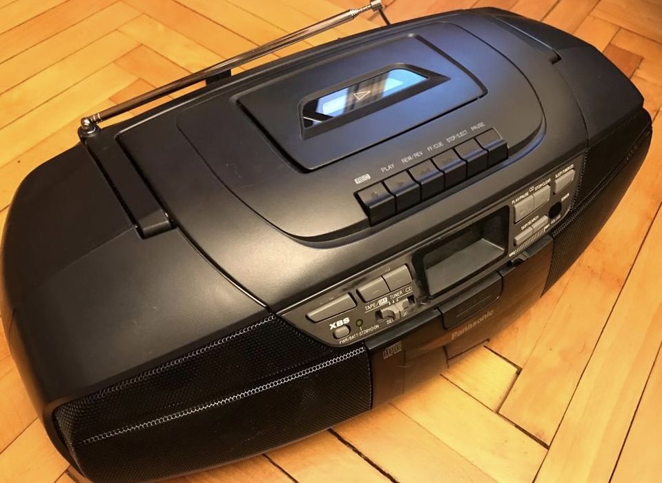 CD-RX-DS17, original Panasonic, cu radio si casetofon, stare buna.