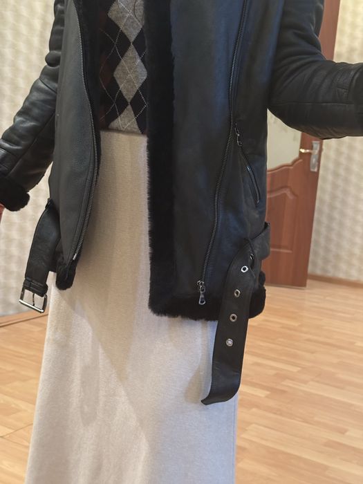 Дубленка почти новая.размер М. Носила только два дня размер не тот