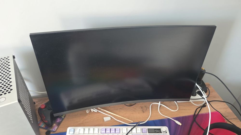 Продам монитор Samsung curved 27"