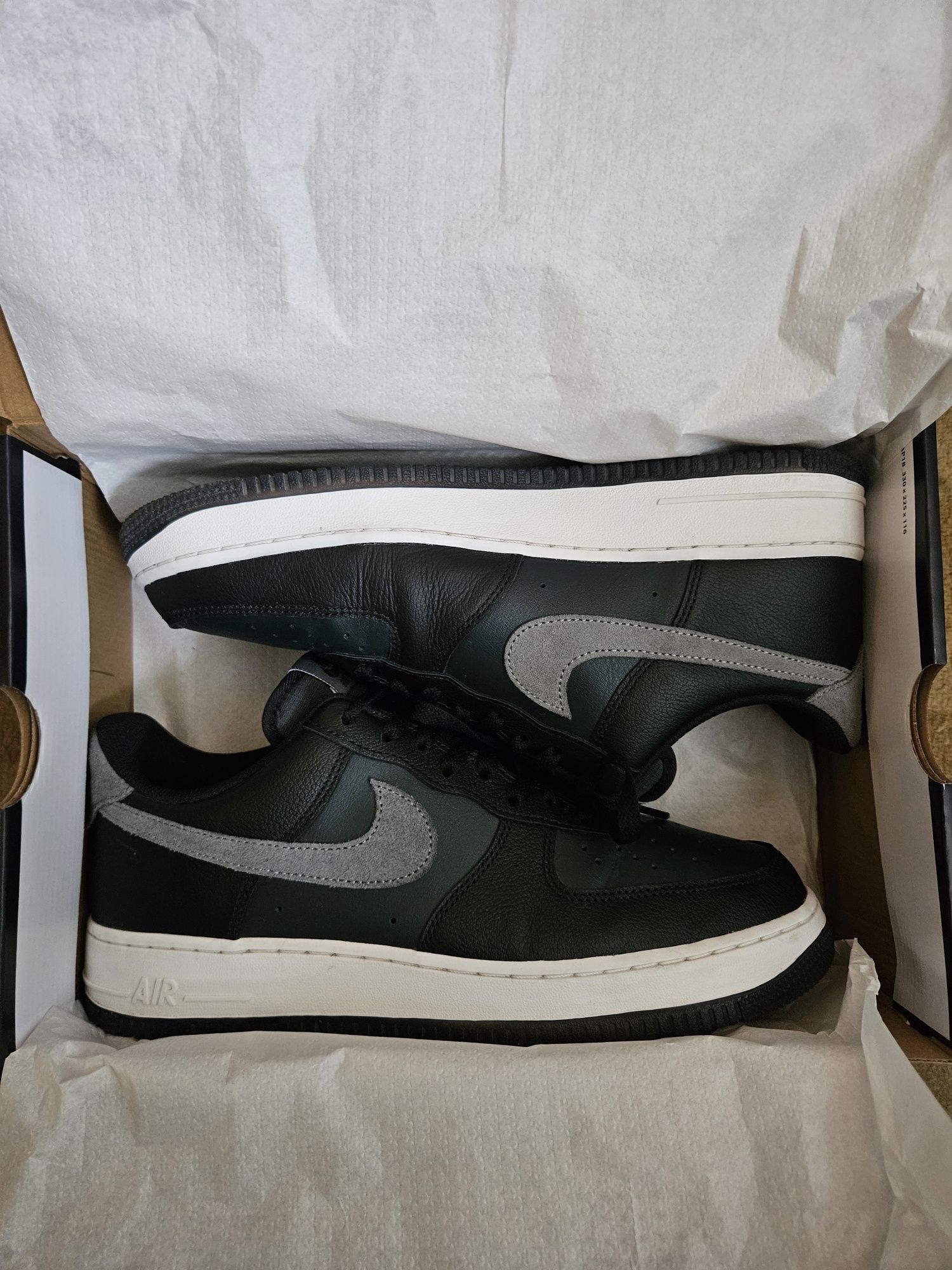 Маратонки NIKE Air Force 1 '07 LV8 размер 44,5/285мм