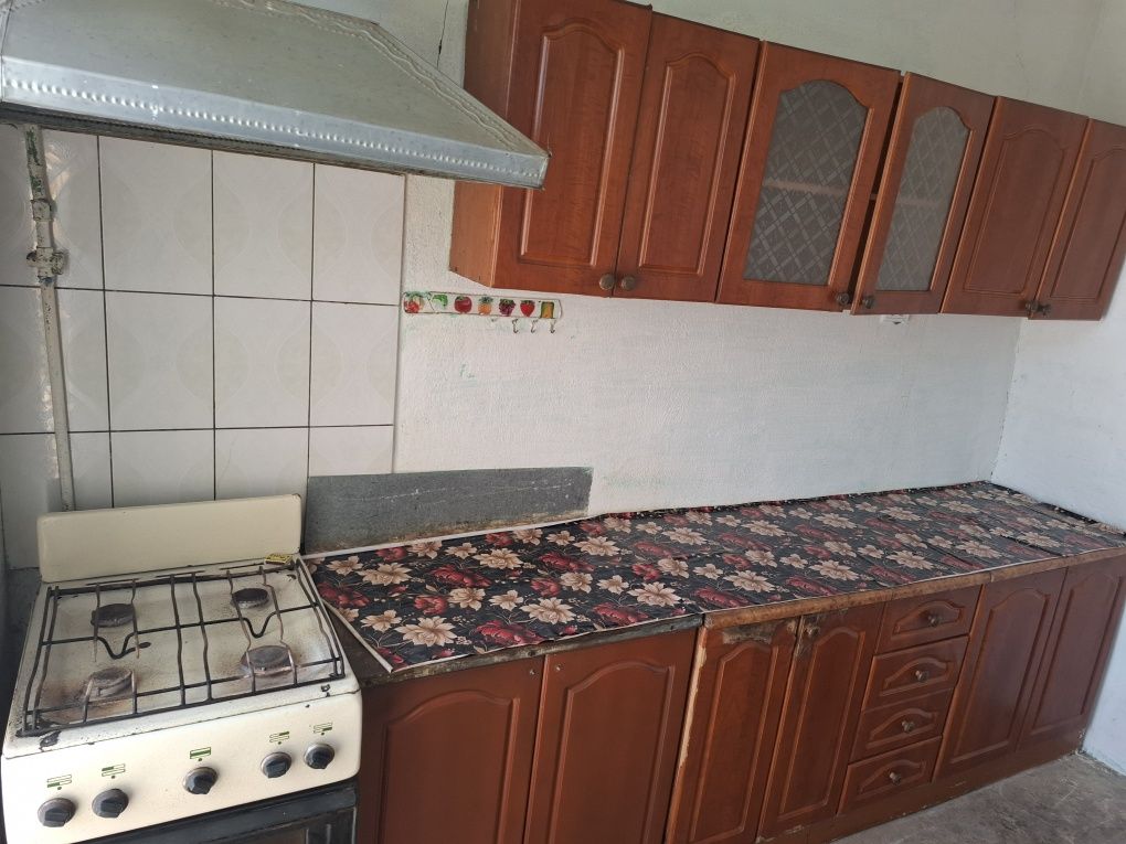 Тайёр ховли сотилади. Срочно. Карши шахар.