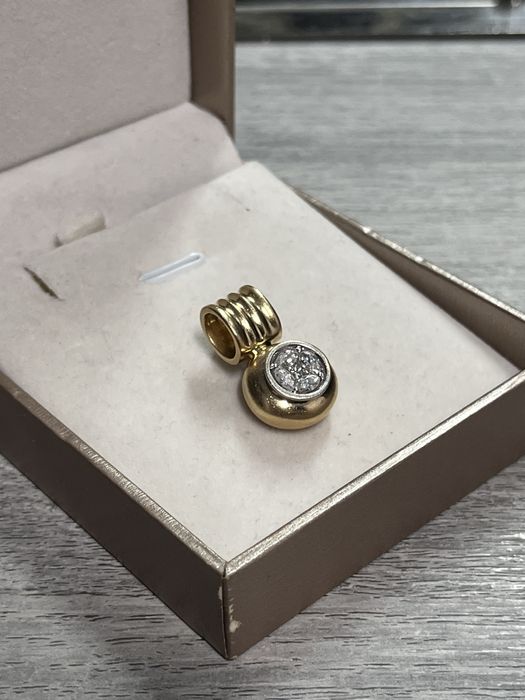Pandantiv AUR 14K si Diamante Naturale .Ca nou