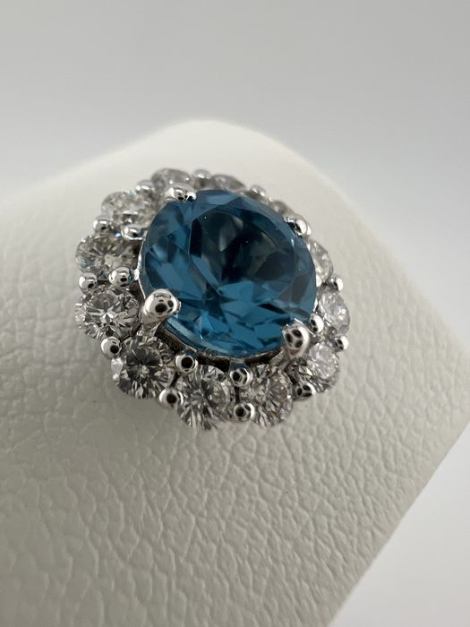 Ювелирное украшение! Золотые Серьги-пусеты (топаз)