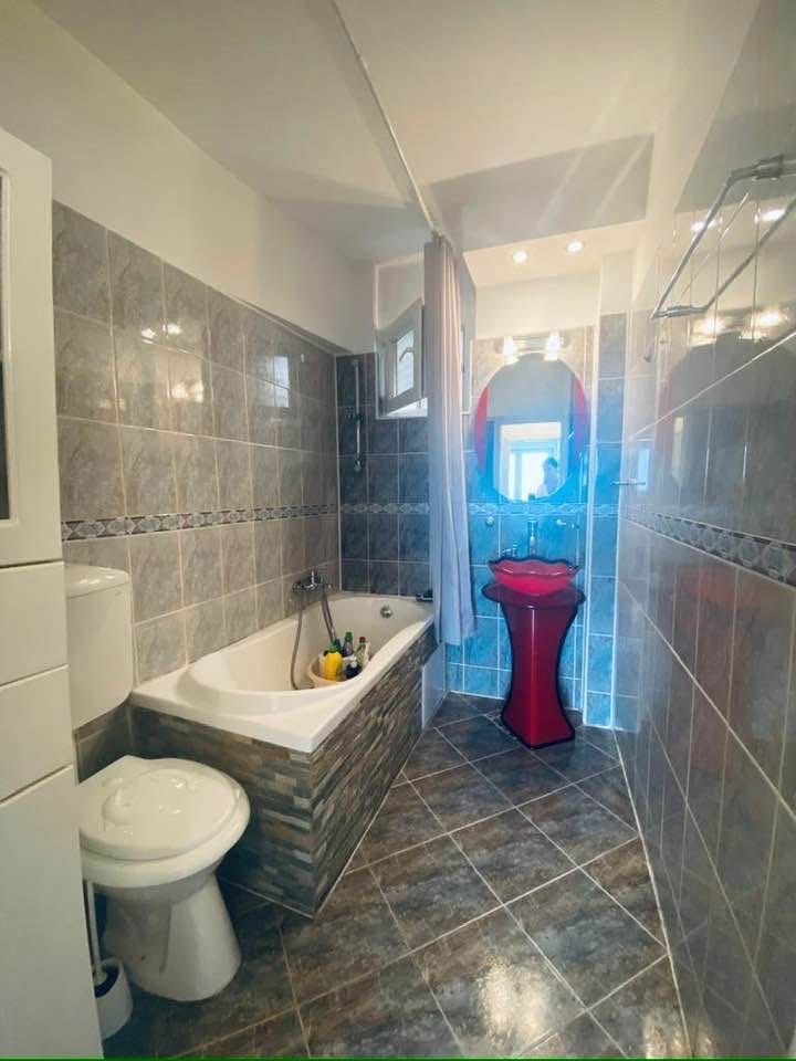 De inchiariat apt 2 camere