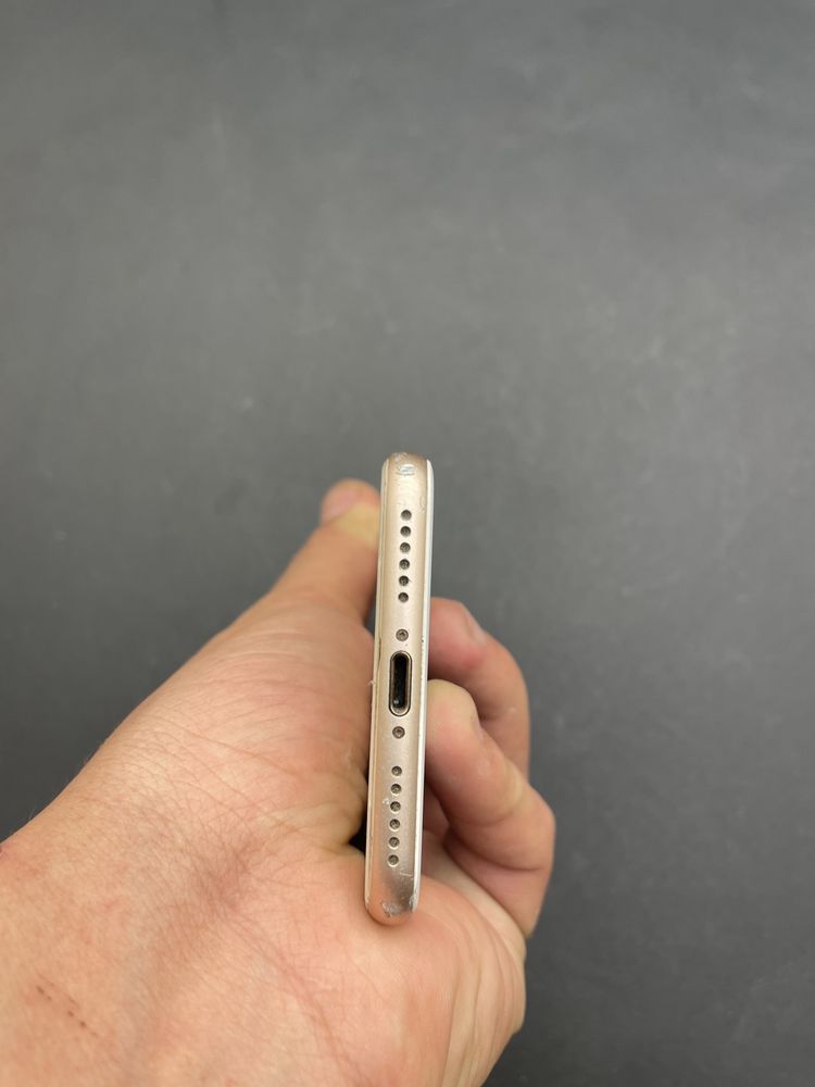 iPhone 8 64gb 85% holati ortacha,norm iwlidi,narxi srochniga 870minsm
