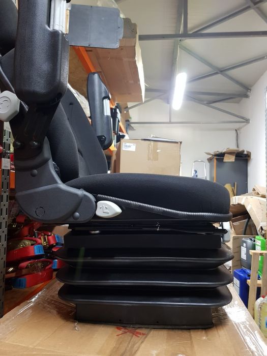 Scaun perna tractor utilaje agricole cu cilindru hidraulic preț 2750 c