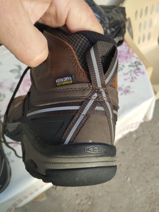 Боти Keen 49 номер