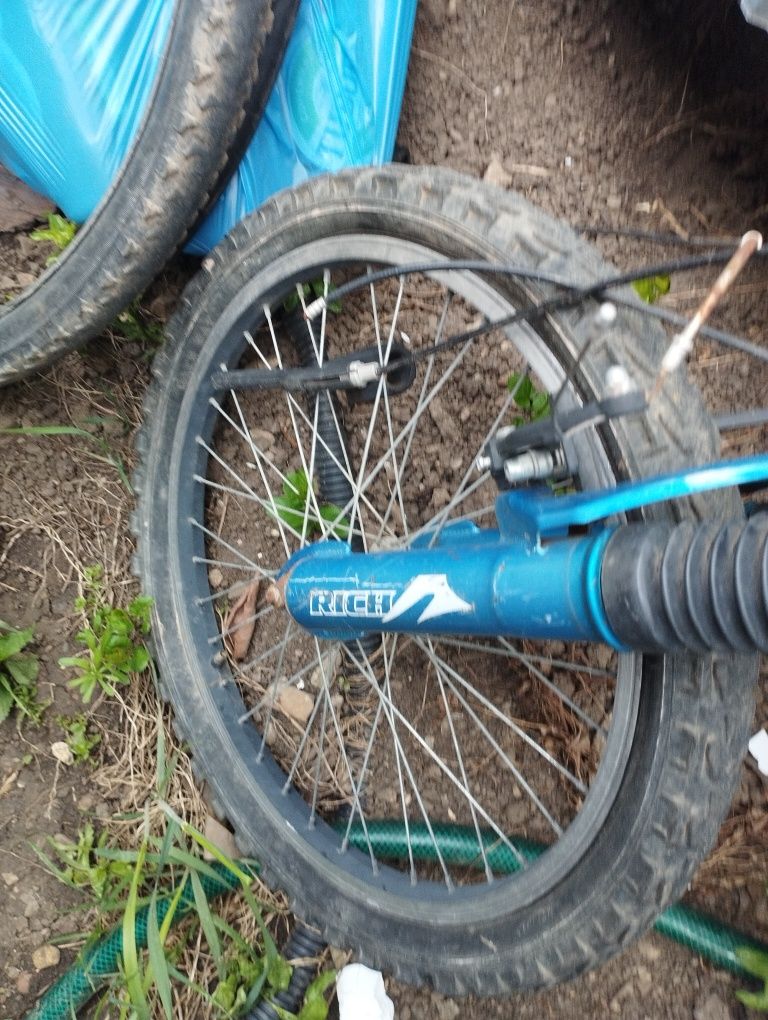 Vând piese de bicicleta, roti de 20 , 24 , 26