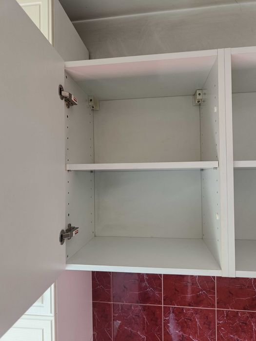 Цяла кухня без уредите