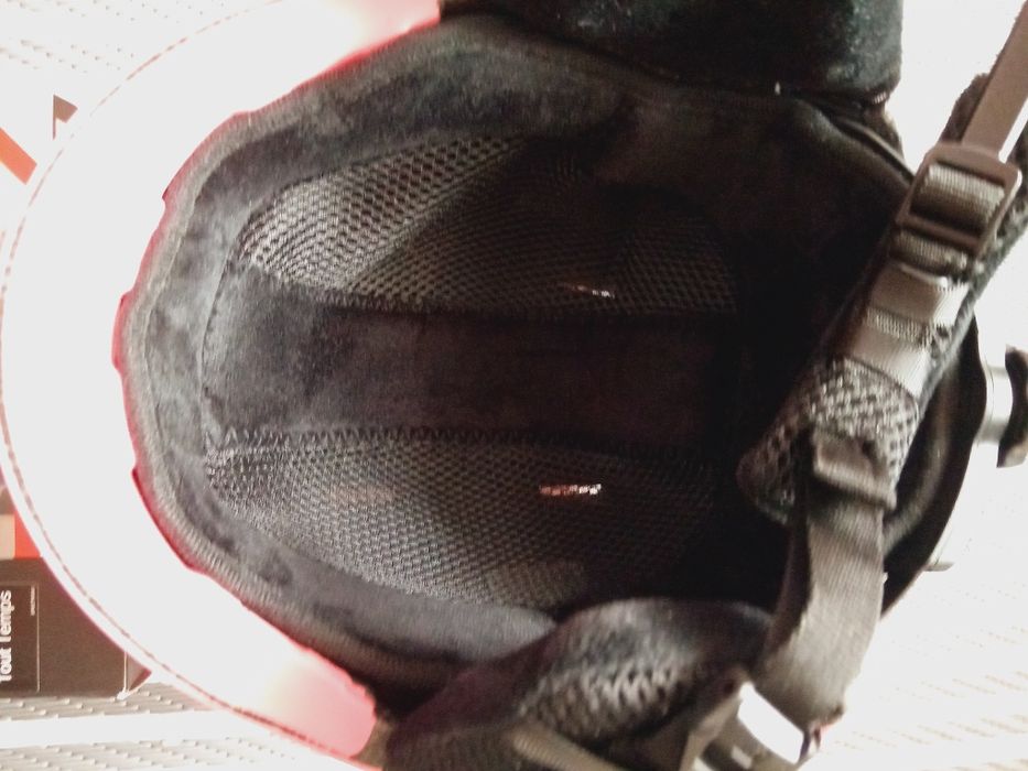 Нови комплект каска  и очила