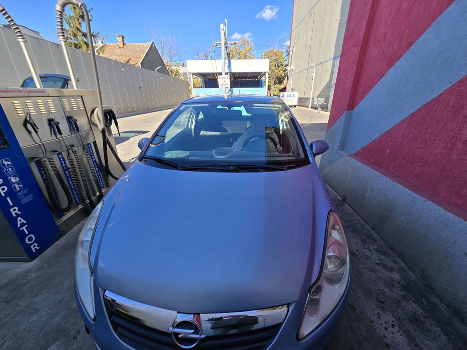 Opel Corsa Peimul proprietar /stare ok/bateria are 1 an