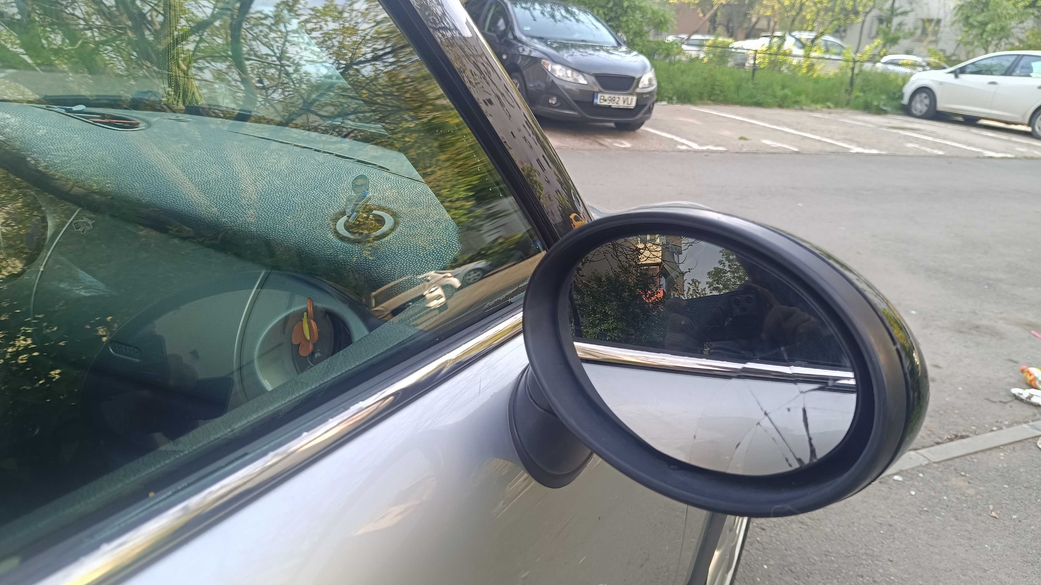 Vând mini cooper