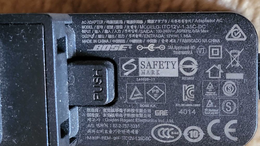 BOSE Incarcator 12V-1.35A fuctional