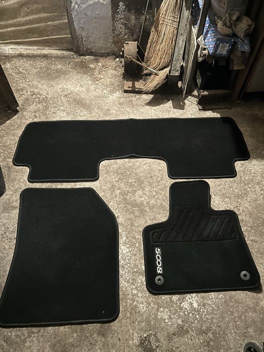 Мокетени стелки оригинални за Пежо 5008