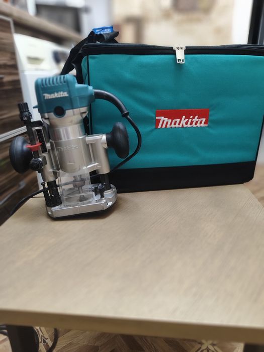 Фрезер Макита rp0702