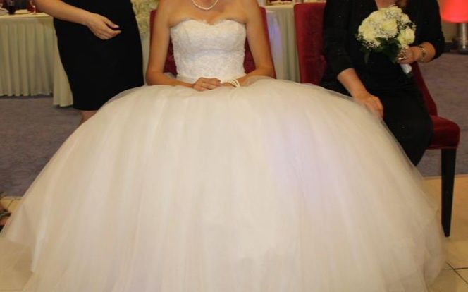 Vând rochie de mireasă