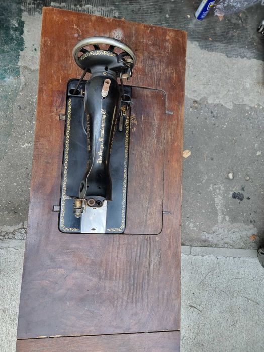 Masina de cusut SINGER model 15K  serie EA940210, an 1937, ocazie