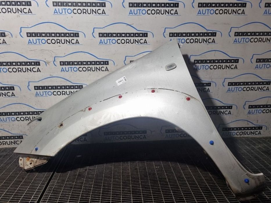 Aripa Stanga Fata Toyota Hilux 2010 - 2015 4 Usi Silver Metalizat 1C0 (1302)