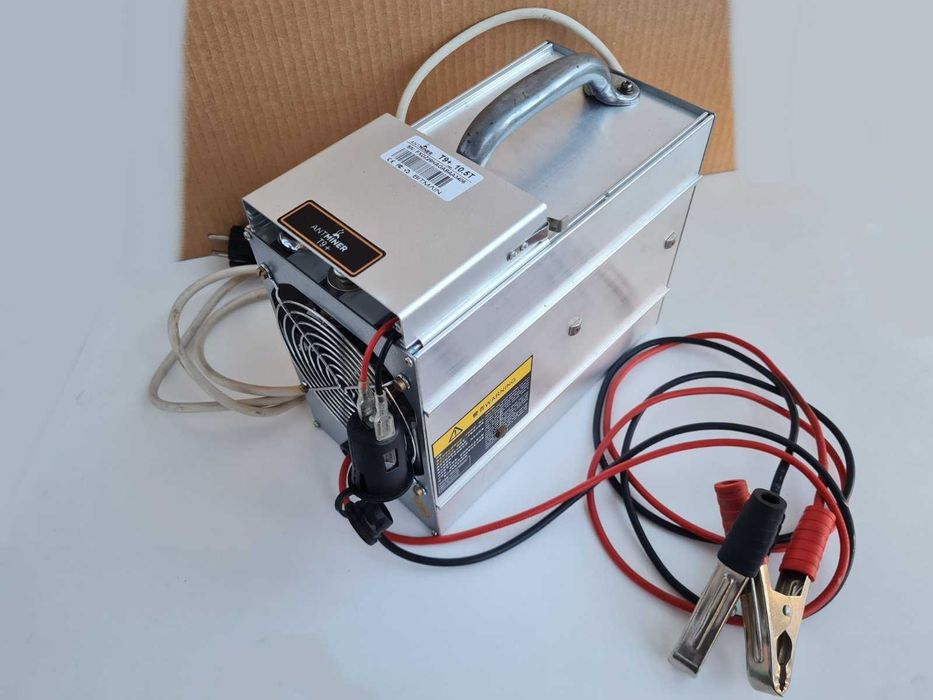 12V Токоизправител за стартиране на двигателя при изтощен акумулатор