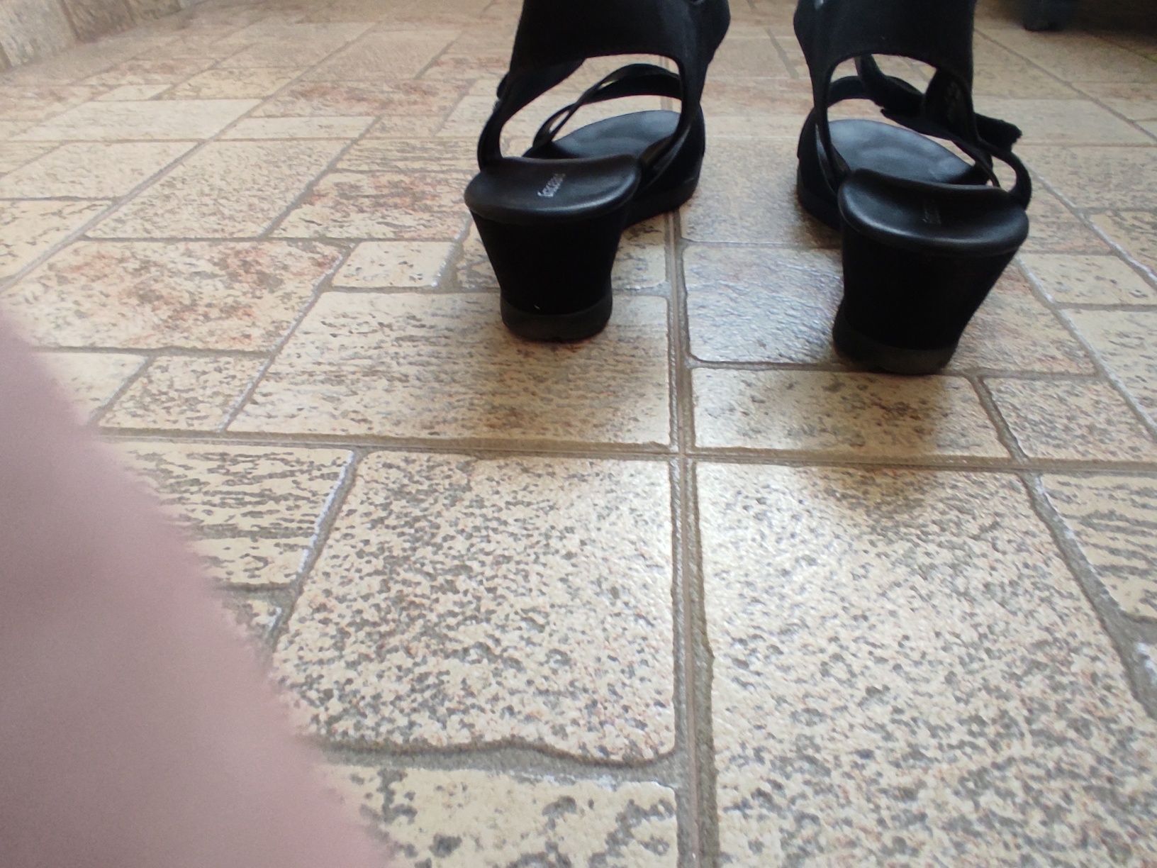 Велурени сандали Deichmann номер 43
