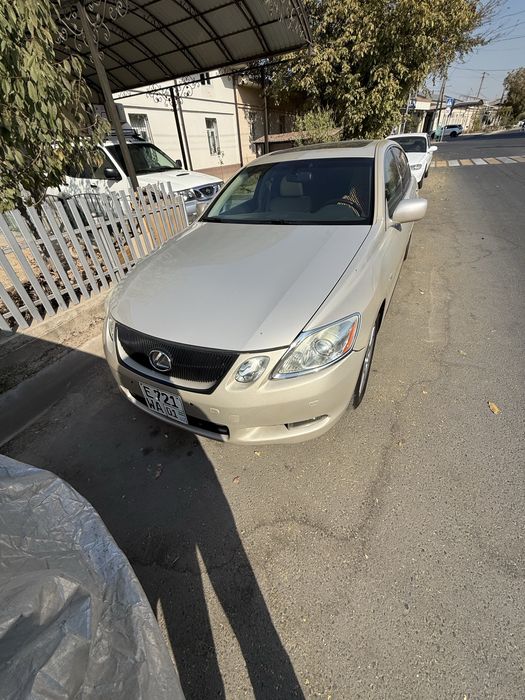Lexus GS300 sotiladi