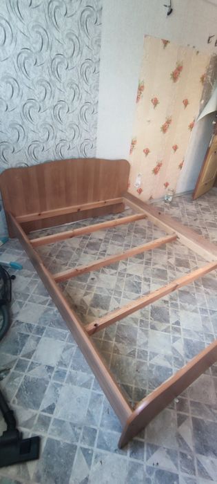 Отдам кровать , самовывоз