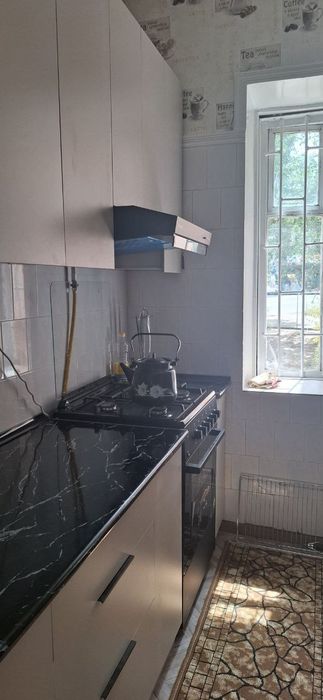 3 xonali hovlisi bor kvartira arendaga beriladi