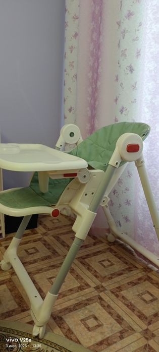 Детский стульчик для кормления
