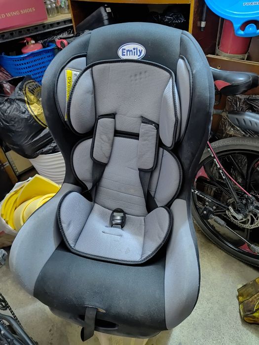 Продаётся автокресло до 18 кг