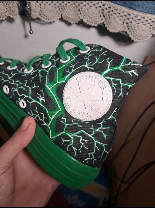 Reducere 100 de lei.Tenisi converse unisex pictați manual